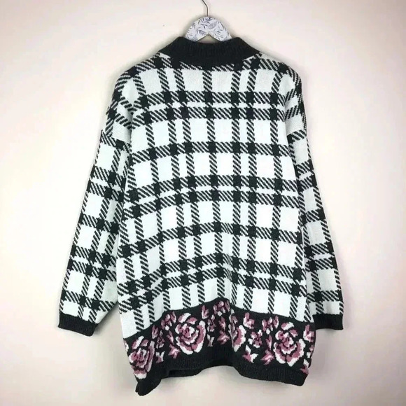VTG Whimsical Gray Plaid Oversized Floral Sweater - Picture 3 of 7